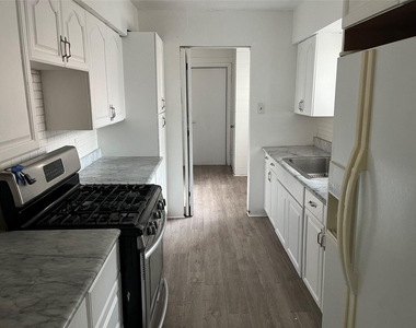 10327 Springhaven Drive - Photo Thumbnail 4