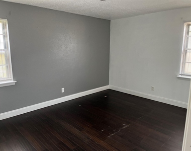 10327 Springhaven Drive - Photo Thumbnail 7