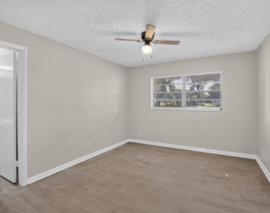 4967 Nw 95th Avenue - Photo Thumbnail 8