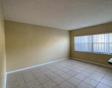 11626 Nw 26th Court - Photo Thumbnail 3