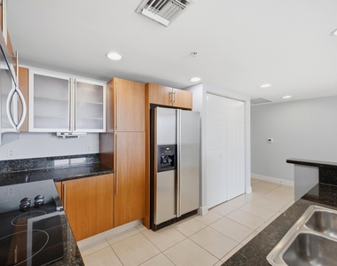 610 Clematis Street - Photo Thumbnail 9