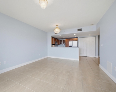 610 Clematis Street - Photo Thumbnail 15