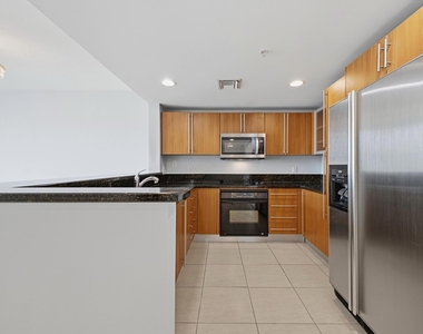 610 Clematis Street - Photo Thumbnail 5