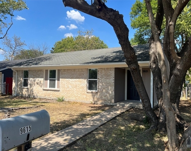 9615 Oak Gate Lane - Photo Thumbnail 2