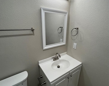 9615 Oak Gate Lane - Photo Thumbnail 15