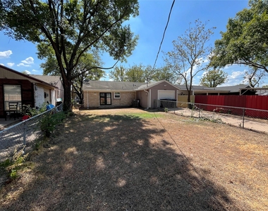 9615 Oak Gate Lane - Photo Thumbnail 20