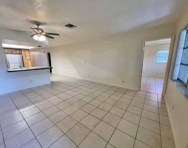 7110 Nw 78th Avenue - Photo Thumbnail 6