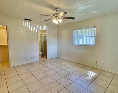 7110 Nw 78th Avenue - Photo Thumbnail 7