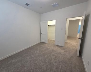 5708 Lakeview Drive - Photo Thumbnail 20