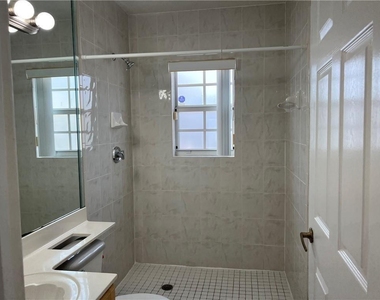 9425 Sw 77th Court - Photo Thumbnail 9