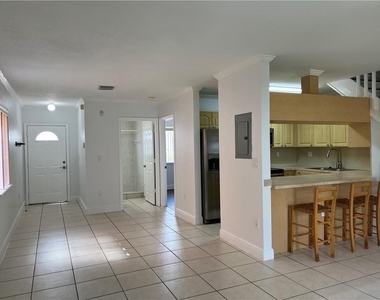9425 Sw 77th Court - Photo Thumbnail 2