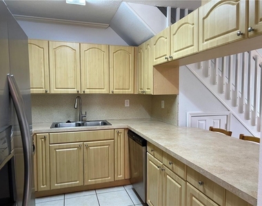 9425 Sw 77th Court - Photo Thumbnail 4
