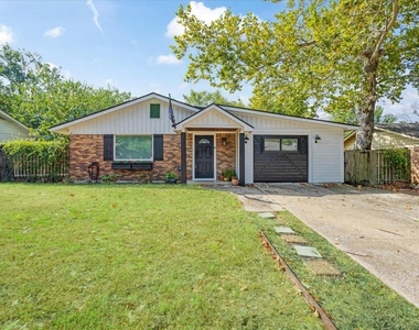 2532 Steven Drive - Photo Thumbnail 2