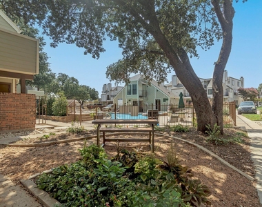 3129 Sondra Drive - Photo Thumbnail 4