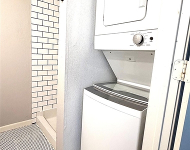 3129 Sondra Drive - Photo Thumbnail 15