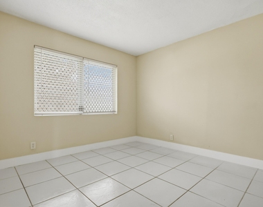 5480 Nw 11th Street - Photo Thumbnail 11