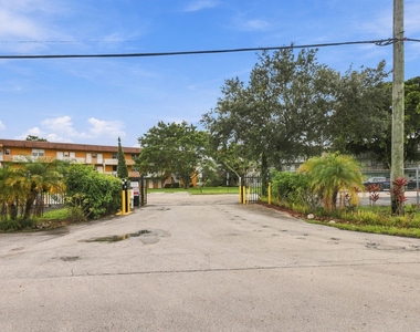 5480 Nw 11th Street - Photo Thumbnail 23