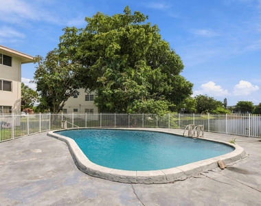 5480 Nw 11th Street - Photo Thumbnail 16