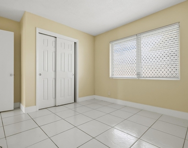 5480 Nw 11th Street - Photo Thumbnail 12