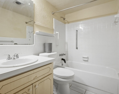 5480 Nw 11th Street - Photo Thumbnail 10