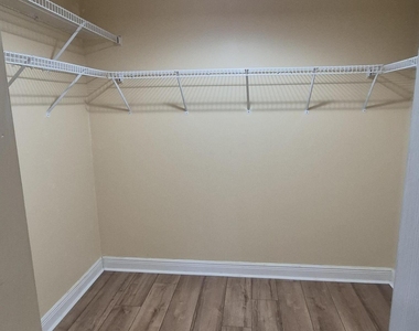 5837 Tyler Street - Photo Thumbnail 7