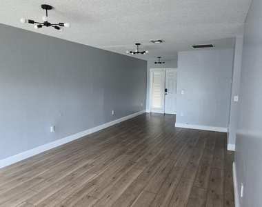 5837 Tyler Street - Photo Thumbnail 2