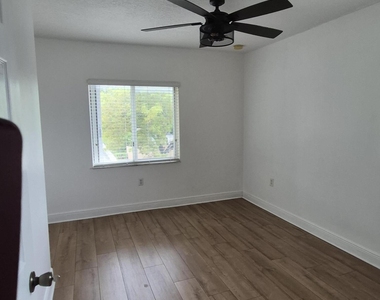 5837 Tyler Street - Photo Thumbnail 4