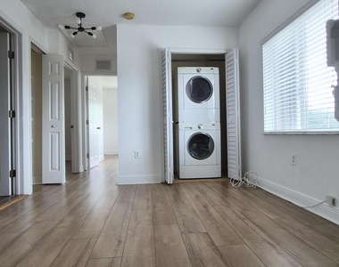 5837 Tyler Street - Photo Thumbnail 3