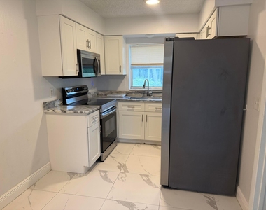 1471 Nw 20th - Photo Thumbnail 4