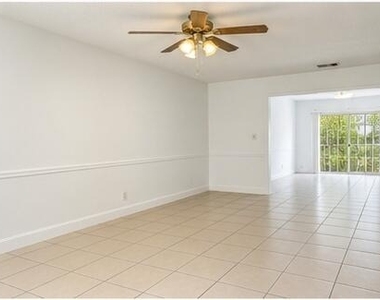 3965 Nw 9th Avenue - Photo Thumbnail 2