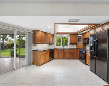 2940 Nw 87th Terrace - Photo Thumbnail 4
