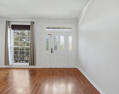 6318 Richmond Avenue - Photo Thumbnail 2
