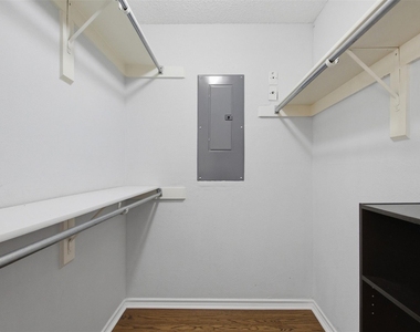 6318 Richmond Avenue - Photo Thumbnail 17
