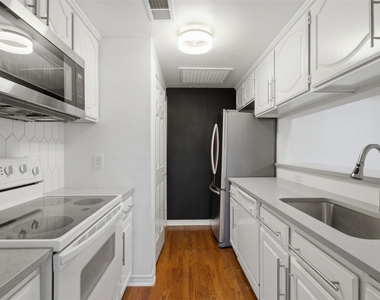 6318 Richmond Avenue - Photo Thumbnail 6