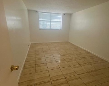 480 Executive Center Drive - Photo Thumbnail 2
