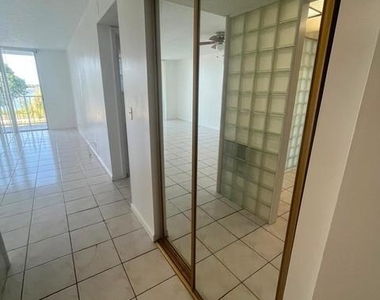 480 Executive Center Drive - Photo Thumbnail 4