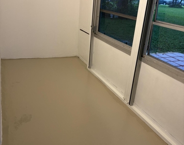 253 Newport P - Photo Thumbnail 25