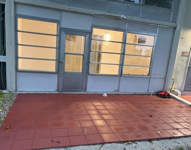 253 Newport P - Photo Thumbnail 10