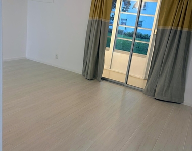 253 Newport P - Photo Thumbnail 13