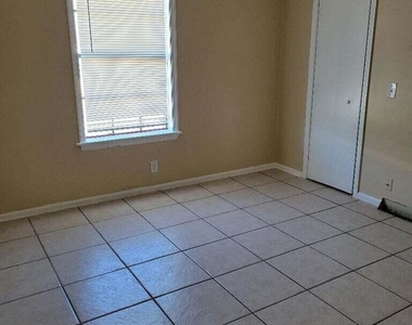 1488 W 31st Street - Photo Thumbnail 14