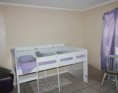 1488 W 31st Street - Photo Thumbnail 8