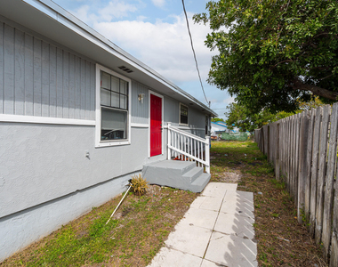1488 W 31st Street - Photo Thumbnail 17