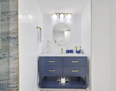 610 Clematis Street - Photo Thumbnail 15
