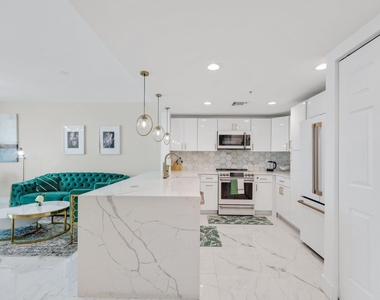 610 Clematis Street - Photo Thumbnail 2