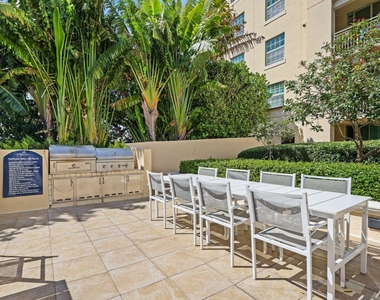 610 Clematis Street - Photo Thumbnail 27