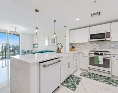 610 Clematis Street - Photo Thumbnail 5