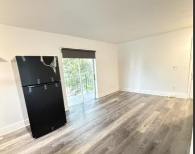 1052 Nw 4th Street - Photo Thumbnail 6