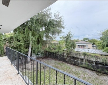 1052 Nw 4th Street - Photo Thumbnail 17