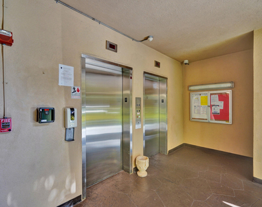 2200 S Cypress Bend Drive - Photo Thumbnail 29
