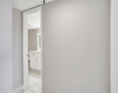 2200 S Cypress Bend Drive - Photo Thumbnail 56